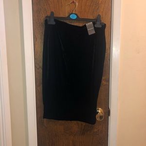 Primark - black velvet skirt